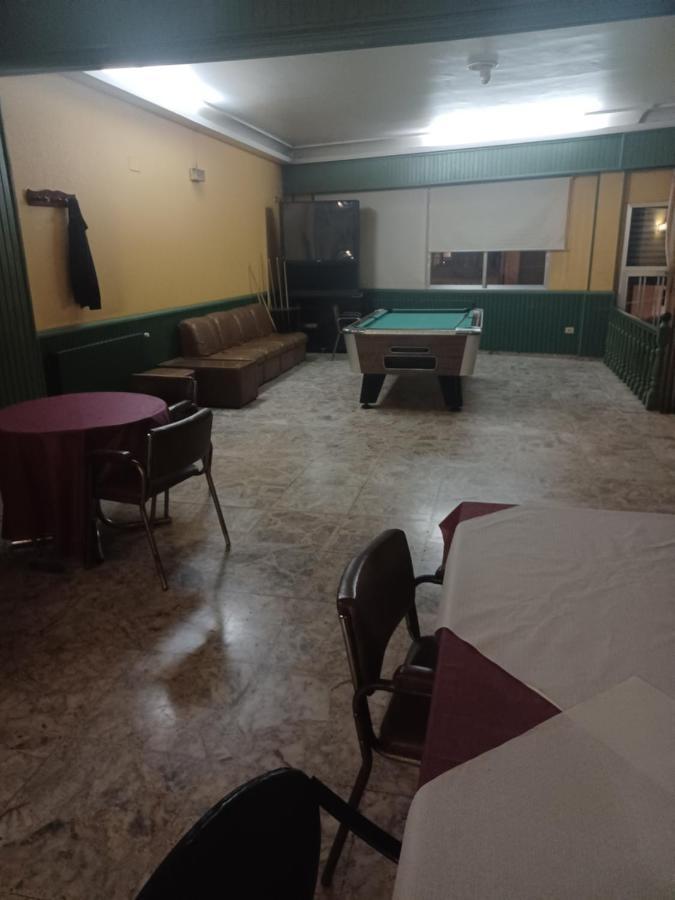Hotel 2 De Mayo 2 Xinzo de Limia Bagian luar foto